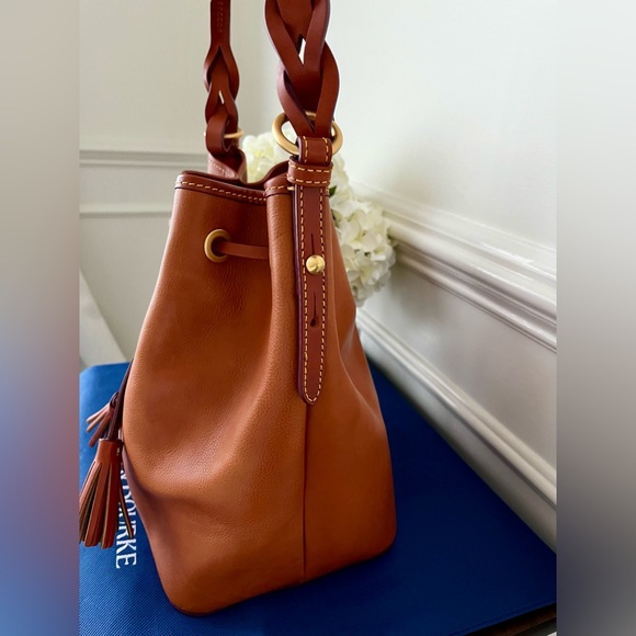 Dooney and Bourke Tasha Florentine Leather Drawstring Shoulder Bag Natural EUC - Picture 4 of 15